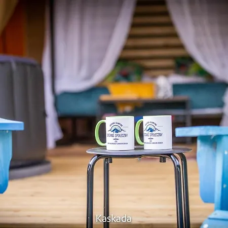Kaskada Glamping Kemp Lodž